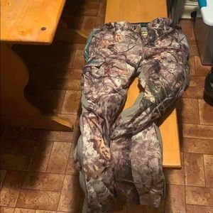 Heavy women’s hunting camo pants